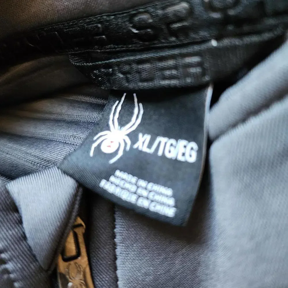 NWT Spyder Gray Vest logo little on back I thought it was a spyder logo FYI - Picture 4 of 5